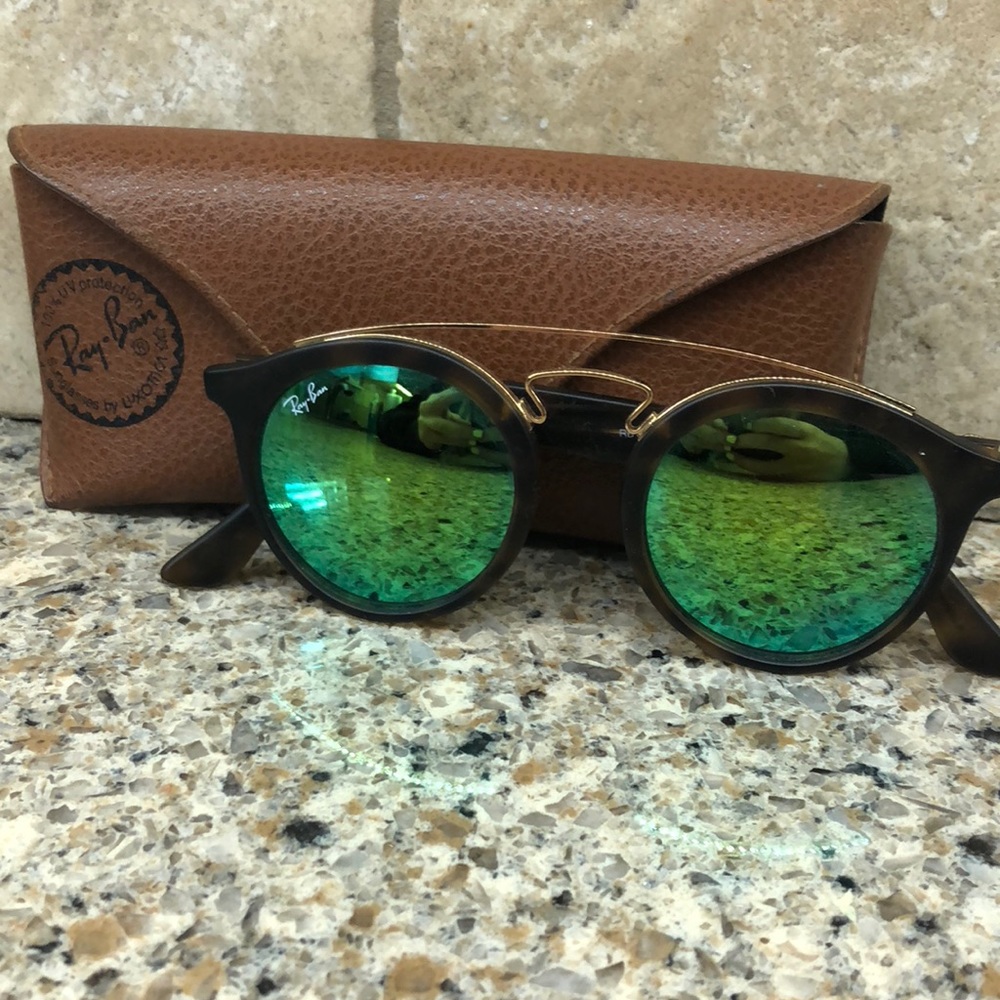 Mirrored gatsby raybans